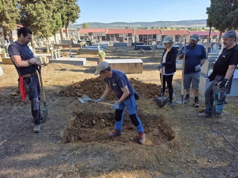 Buscan en el cementerio de Almadén los restos de un republicano que murió bajo custodia en una cárcel franquista