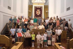Cerca de 50 personas visitan las Cortes con motivo de la jornada de puertas abiertas por el Día de la Región
