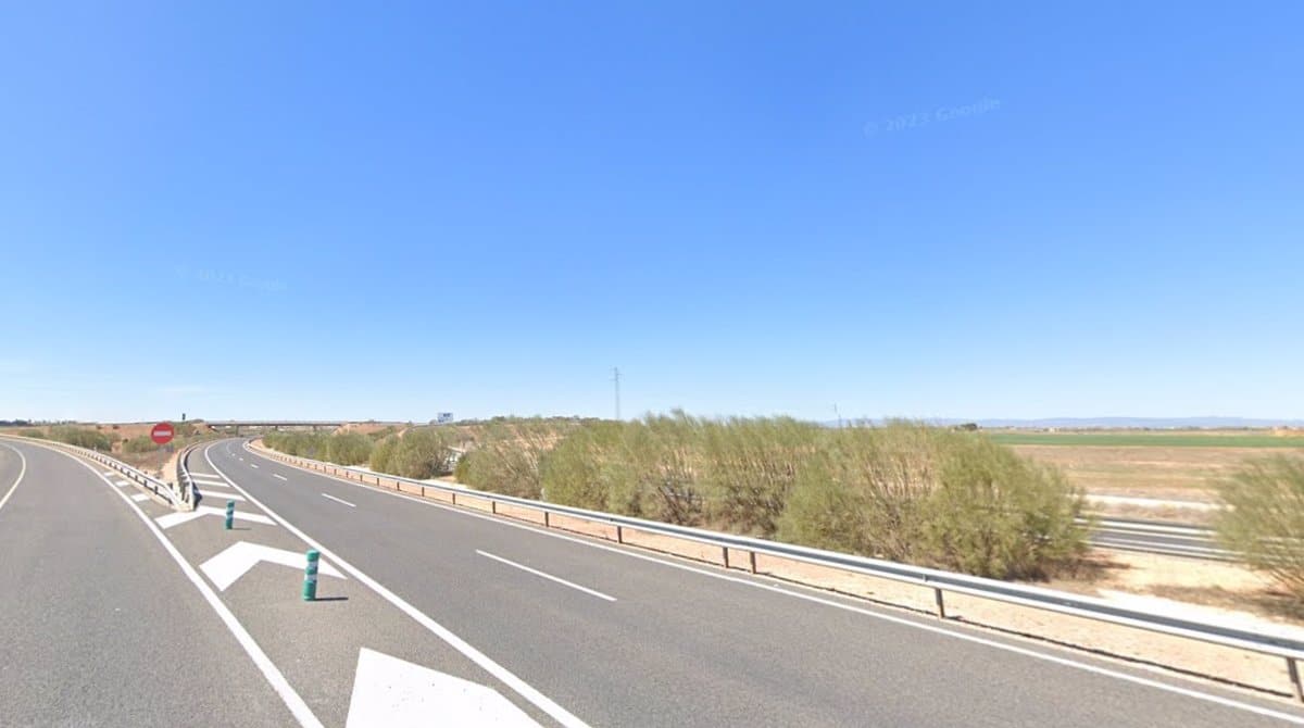 Cortado el paso de vehículos en el kilómetro 54 de la A-43, en sentido Valencia, por incendio de un camión