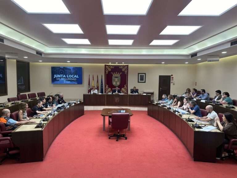 Distintas administraciones se reúne en Albacete para afrontar "el reto humanitario y social" de los asentamientos