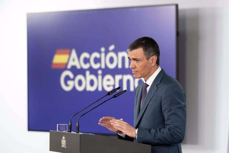 El 59,6% de los españoles considera insuficiente la información del Gobierno durante el apagón, según el CIS