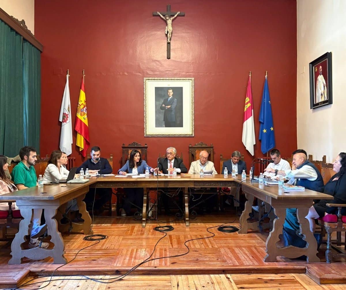 El Ayuntamiento de Almagro aprueba la nueva organización del Ejecutivo local con los votos de PSOE y Por Almagro