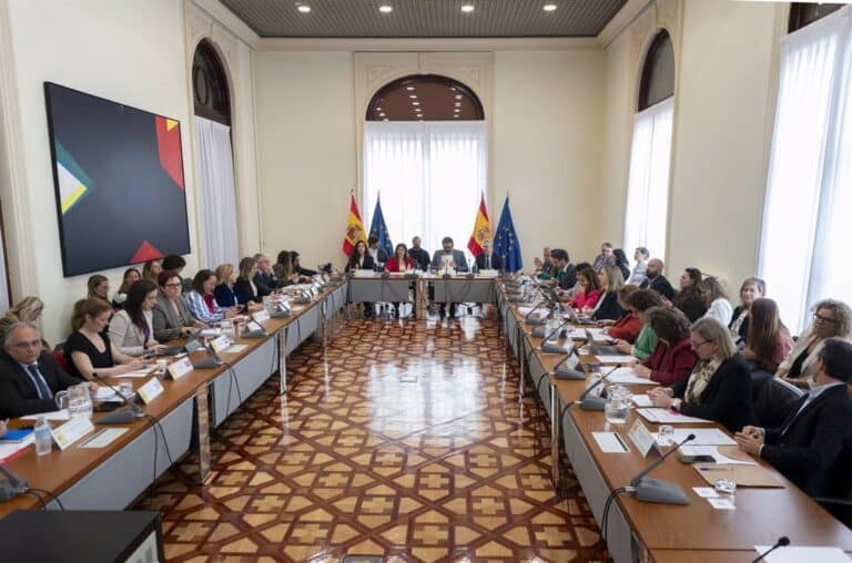 El Gobierno informará el miércoles a las CCAA de la capacidad de acogida de menores migrantes de cada territorio