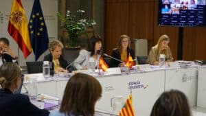 Gobierno y CCAA aprueban repartir los 142,5 millones del Plan Corresponsables, con críticas al "recorte" de Igualdad
