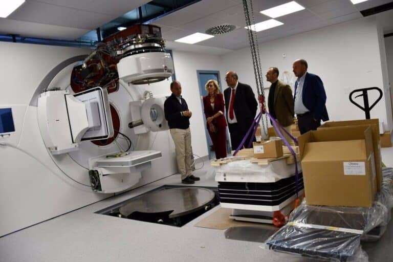 Hospital Universitario de Cuenca instala la última tecnología en radioterapia para tratar a pacientes oncológicos