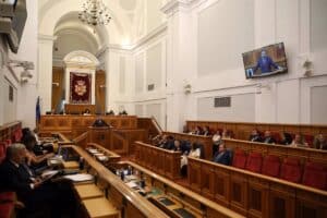 PSOE y PP aprueban una nueva reforma del Estatuto de Autonomía de C-LM 43 años después del alumbramiento del texto