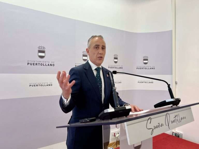 El alcalde de Puertollano advierte a los sindicatos de que la RPT municipal no implica "subir el sueldo a todos"