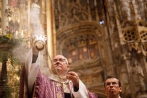 El arzobispo de Toledo recuerda al Papa Francisco como "un papa que te miraba a los ojos"