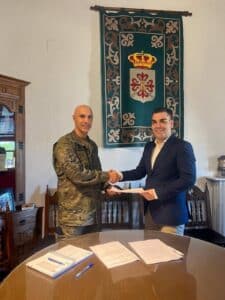 El helicóptero militar BO-105 lucirá en Almagro (Ciudad Real) tras un acuerdo con el BHELA I