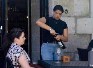 El nuevo convenio de Hostelería de Guadalajara contempla una subida salarial del 2% y un Plan LGTBI