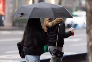 El tiempo inestable predominará toda la semana, con lluvias por toda España, pero las temperaturas subirán