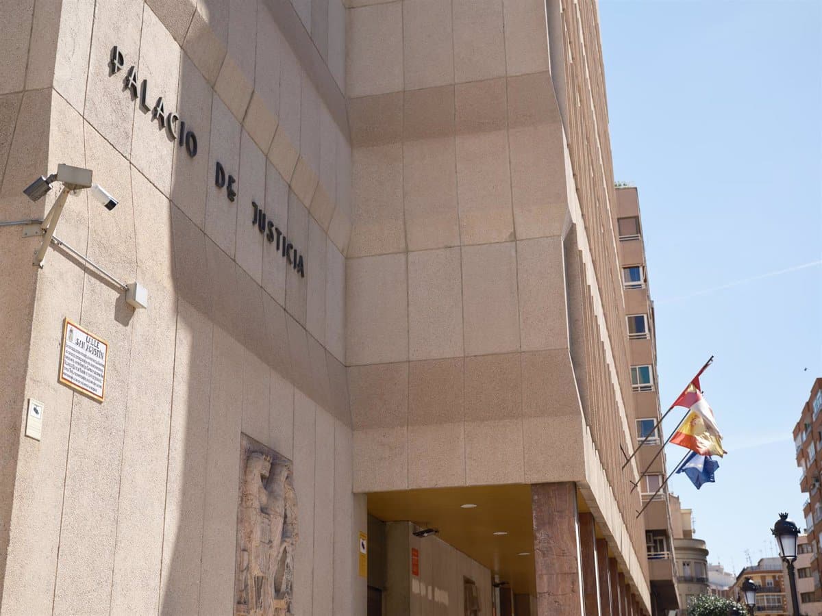 Fiscalía pide 4 años de cárcel para 7 acusados de cultivar más de 6.000 plantas de marihuana en Hellín y Murcia