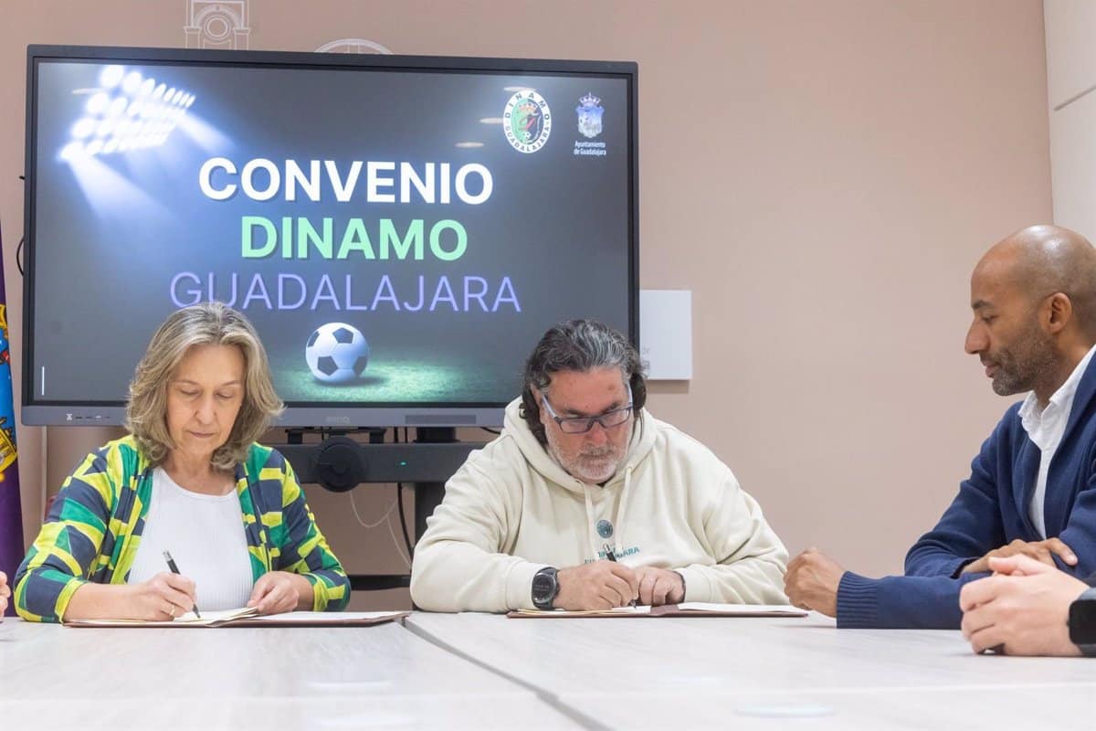 Guarinos firma un convenio con el Club Dinamo para fomentar el deporte femenino y el deporte inclusivo en Guadalajara