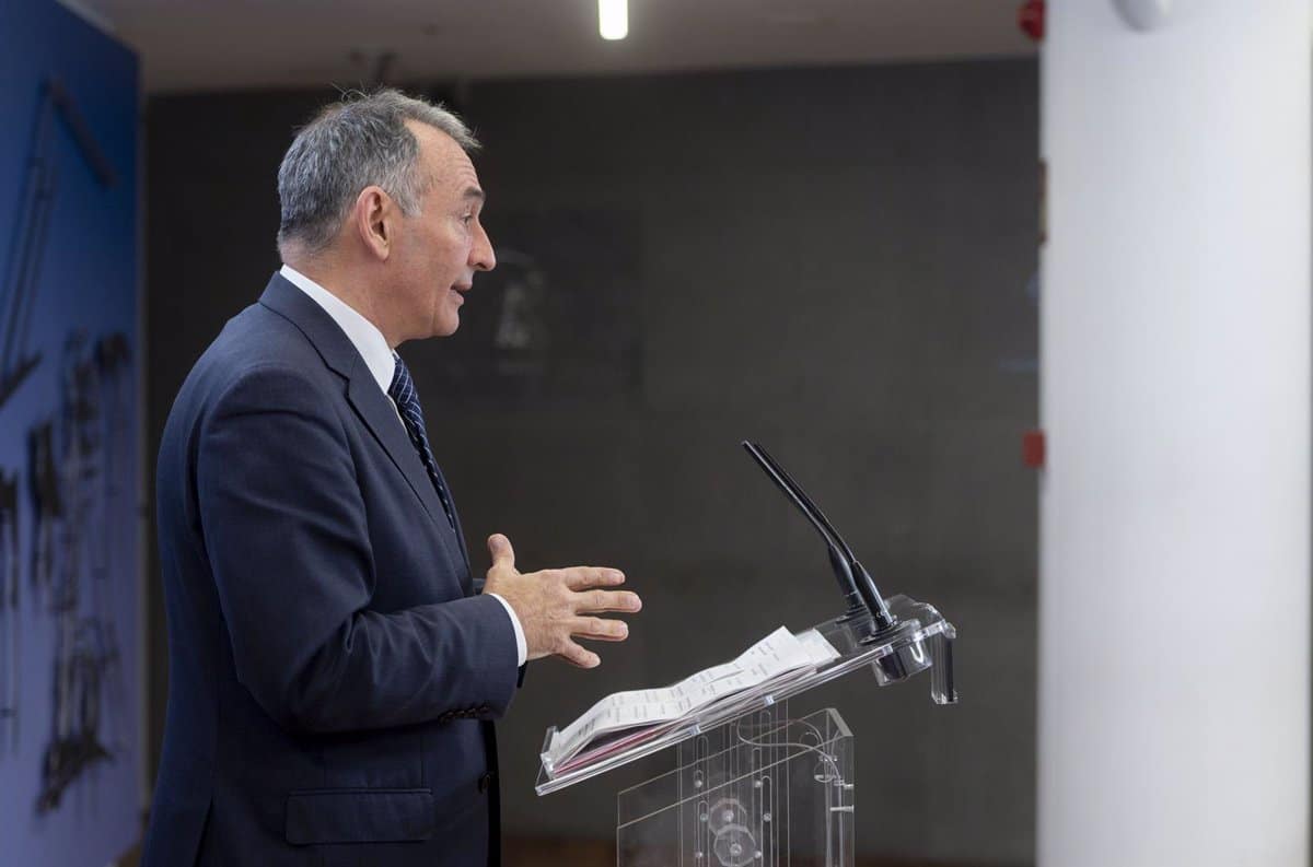 IU reclama control del Estado en Red Eléctrica y avisa de que el lucro no puede redundar en reducir inversiones