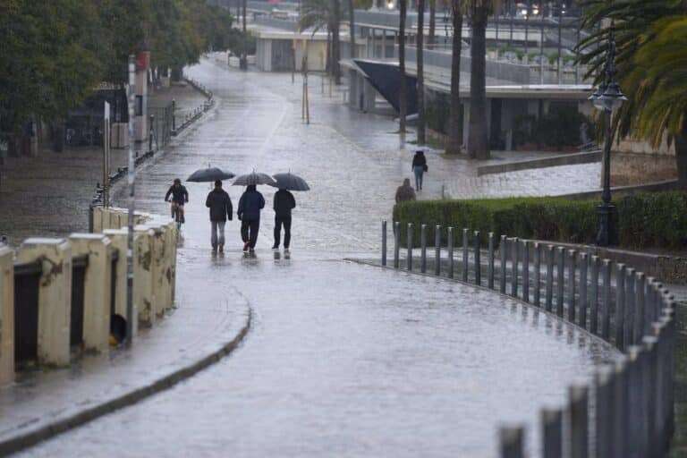 La Aemet eleva este viernes el aviso a nivel naranja por chubascos, vientos y granizo en centro y este Peninsular