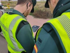 Guardia Civil desmantela plantación de cannabis en un grow-shop e incauta marihuana y cannabidiol en Cuenca