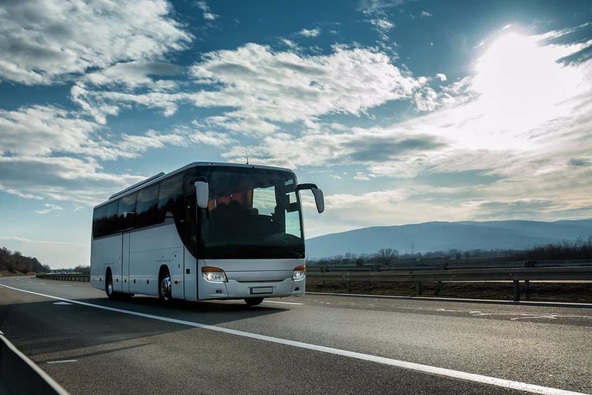 Junta establece las bases de las ayudas al transporte escolar, con cuantías desde los 350 a los 992 euros al año