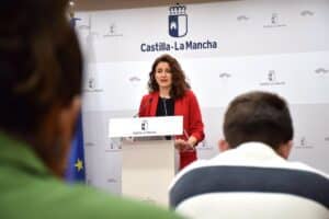 Junta destaca que el paro desciende en todos los sectores y provincias de C-LM en abril