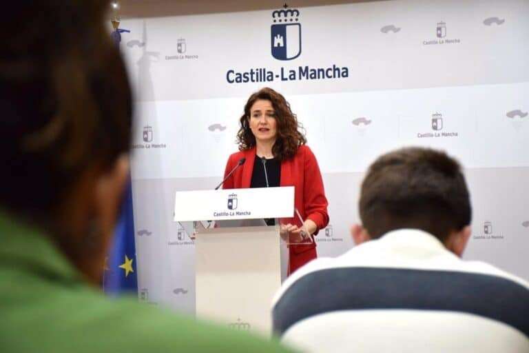 Junta destaca que el paro desciende en todos los sectores y provincias de C-LM en abril
