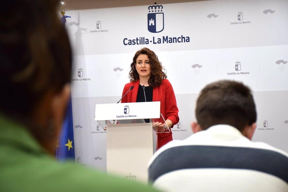 Junta destaca que el paro desciende en todos los sectores y provincias de C-LM en abril