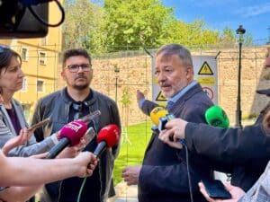 La recepción de la obra del paso peatonal del puente de la Trinidad en Cuenca se retrasa a petición de los vecinos