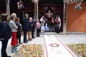 Los Corpus de Lagartera y de Camuñas se muestran este mes el Centro Cultural San Clemente de Toledo