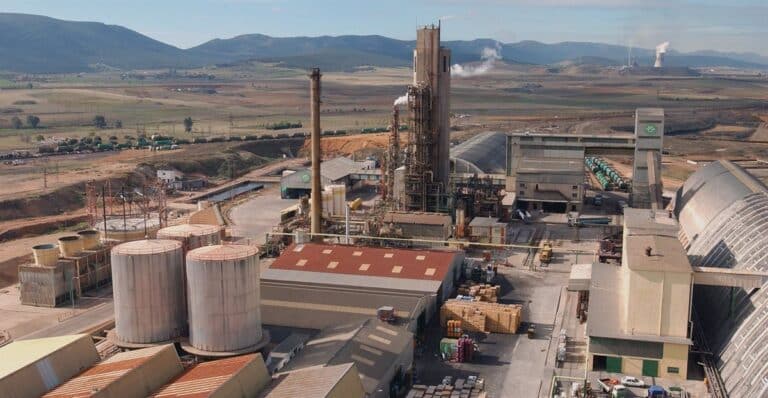 Los sindicatos convocan cinco días de huelga en Fertiberia frente a la "grave agresión" del despido colectivo