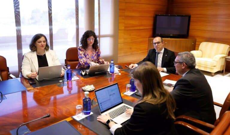 PP y PSOE acuerdan finalmente que Cortes C-LM puedan tener hasta 55 diputados, reforma que se materializará en 2027