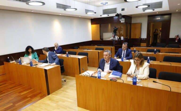 PP y PSOE se unen para aprobar sus enmiendas a Ley de Representatividad de organizaciones agrarias y rechazan las de Vox