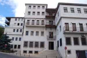 Piden 12 años de cárcel a un hombre acusado de agresión sexual a su medio hermana menor de edad en Cuenca