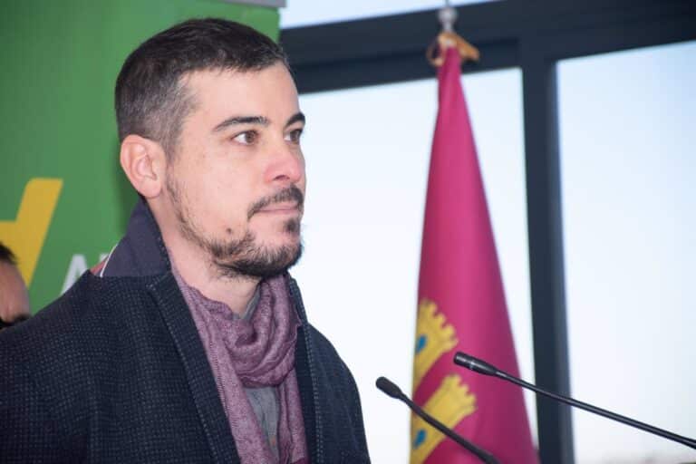 Podemos tilda el Estatuto de "componenda bipartidista" y condiciona su apoyo en Congreso a que se incluyan sus demandas
