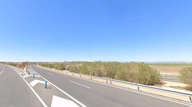 Reabierto parcialmente el tráfico en la A-43 a su paso por Manzanares, cortado por el incendio de un camión