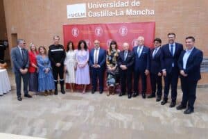 Rozalén y la UME reciben con agradecimiento y satisfacción los premios 'Reconocimientos' del Consejo Social de la UCLM