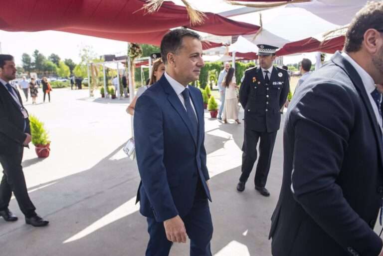 Serrano ensalza que Albacete y C-LM "merecen mucho la pena" y pide que la CCAA "avance desde la igualdad"