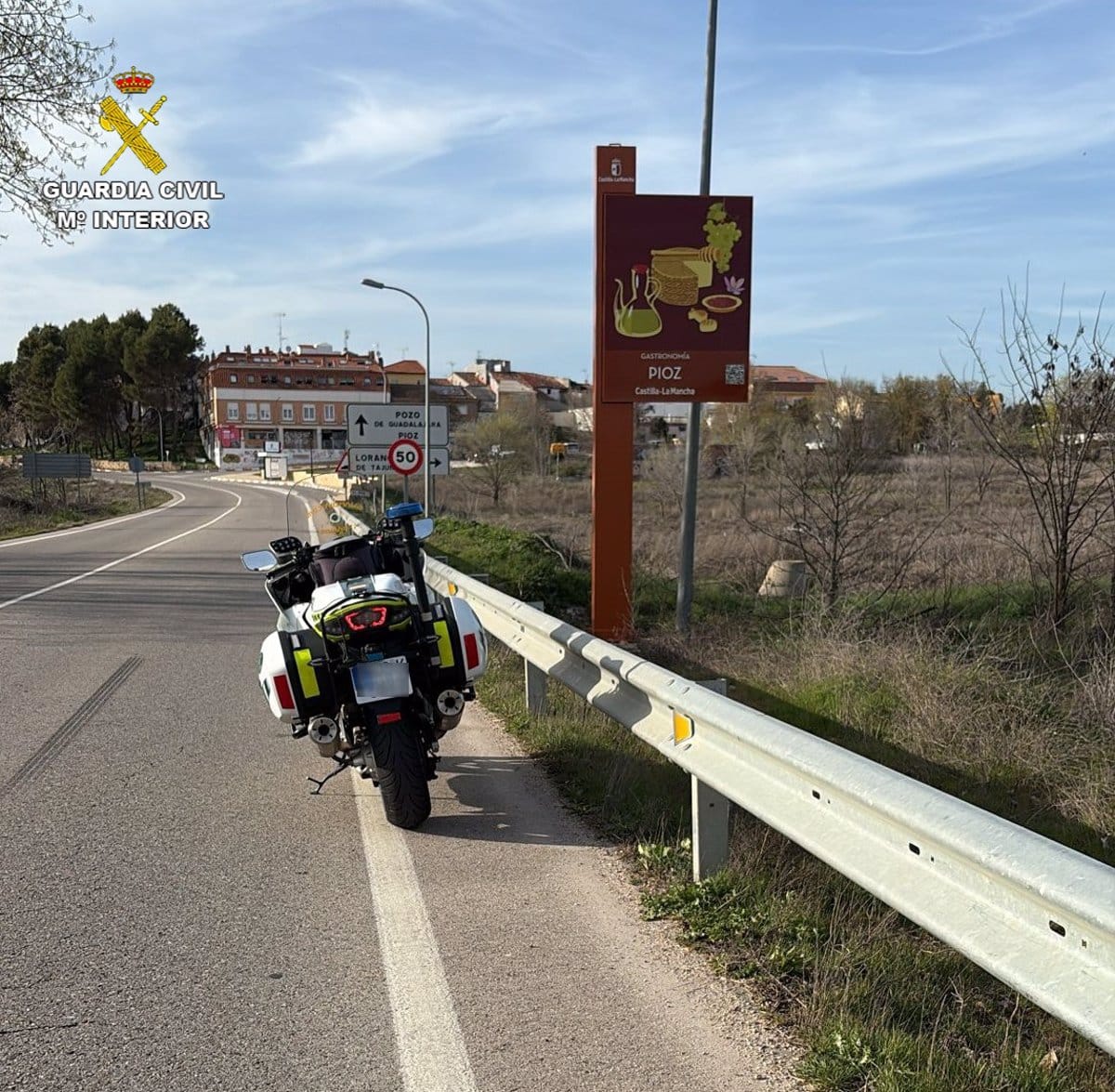Tres detenidos en Pioz por circular con vehículo robado tras fugarse en un control y "saludar" a los agentes