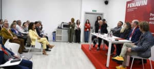 Valverde Honra a Raúl Pérez, 'El Mago del Vino', en la Presentación de su Documental Galardonado