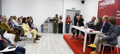 Valverde Honra a Raúl Pérez, 'El Mago del Vino', en la Presentación de su Documental Galardonado