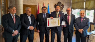 Valverde es Honrado con la Medalla de Oro al Mérito Profesional del Consejo General de Relaciones Industriales