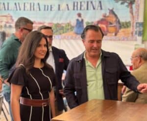 Vox pide al PP que haga una "oposición permanente" contra el Gobierno: "Sánchez cuenta con más imputados que ministros"