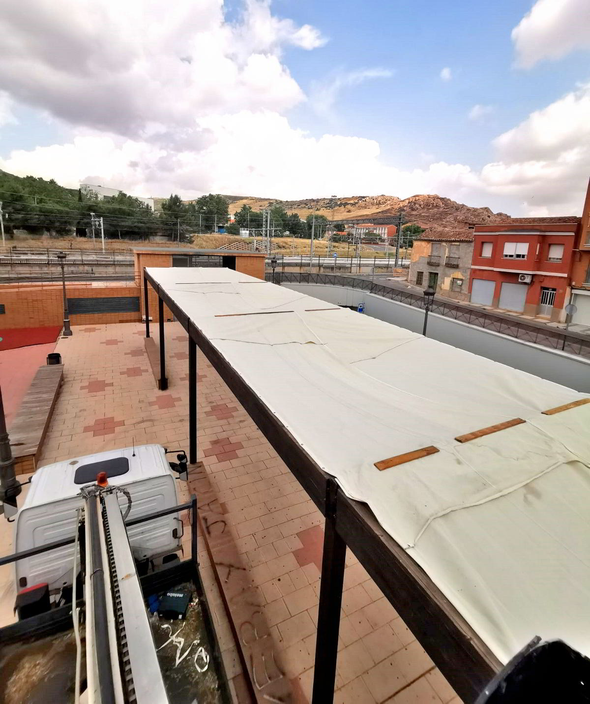 La Plaza de Ramón y Cajal se refrescará en verano: Nuevas lonas proporcionarán mayor sombra 4 La Plaza de Ramón y Cajal se refrescará en verano: Nuevas lonas proporcionarán mayor sombra 4