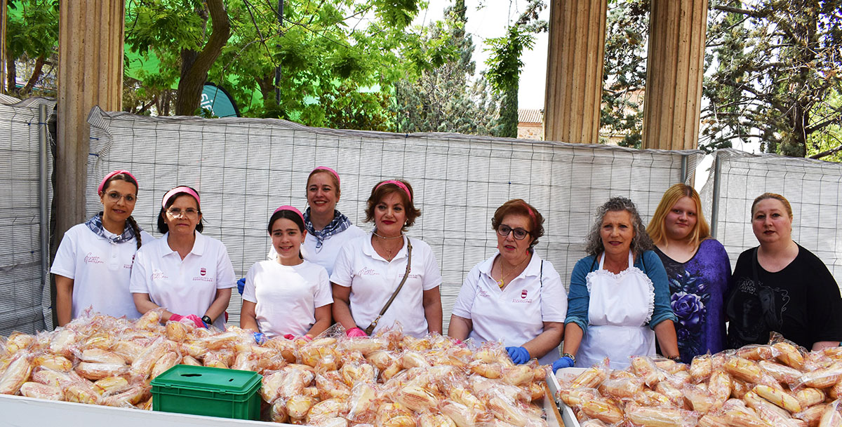 La Tradición del Pan del Santo Voto Perdura en las Familias de Puertollano 2 La Tradición del Pan del Santo Voto Perdura en las Familias de Puertollano 2