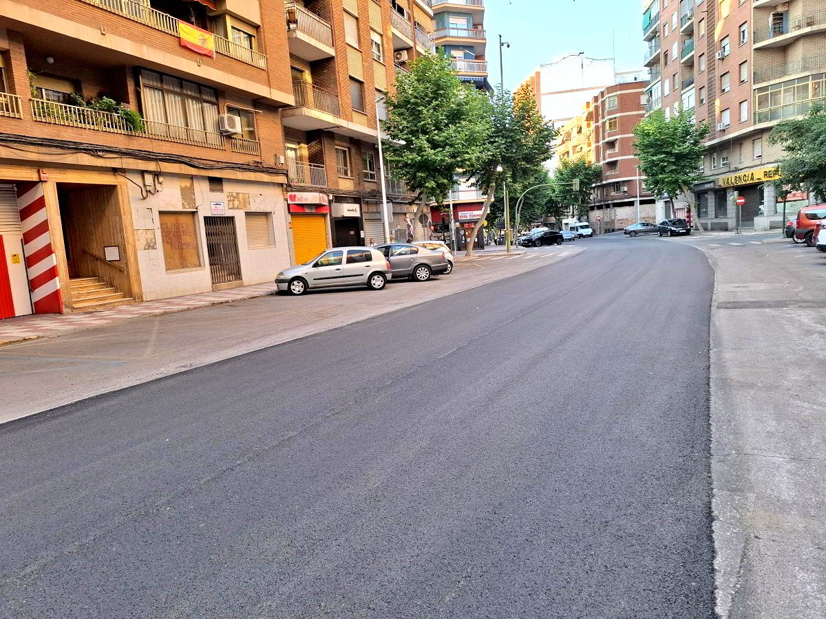 Plan municipal de renovación de asfaltado: la calle Gran Capitán luce una flamante capa de rodadura 2 Plan municipal de renovación de asfaltado: la calle Gran Capitán luce una flamante capa de rodadura 2