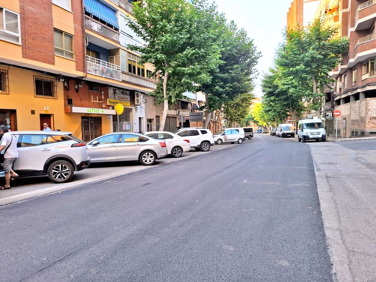 Plan municipal de renovación de asfaltado: la calle Gran Capitán luce una flamante capa de rodadura 3 Plan municipal de renovación de asfaltado: la calle Gran Capitán luce una flamante capa de rodadura 3