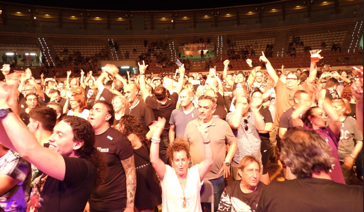Cuatro Décadas Después: Obús y Barón Rojo Reviven el Espíritu del Rock Auténtico en Puertollano 6 Obús en el escenario