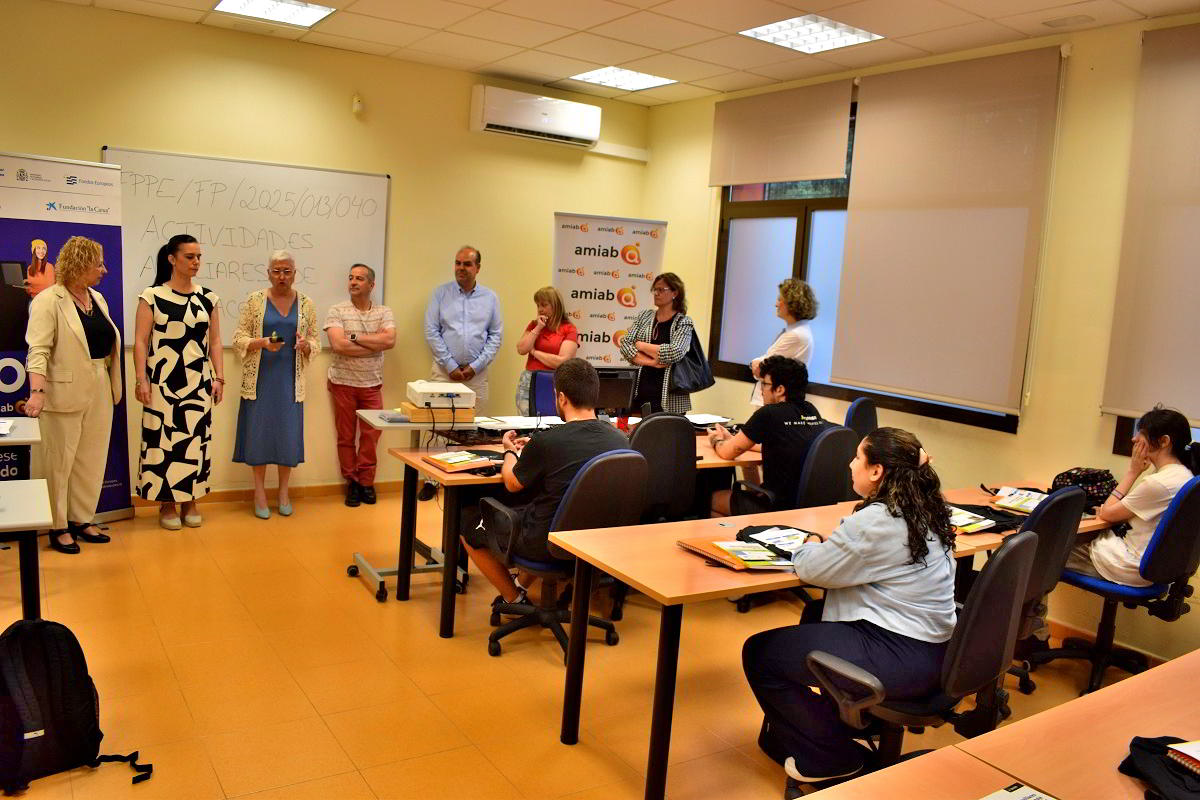 Quince jóvenes alcanzan su primer empleo gracias al curso de inserción laboral de Amiab 2 Quince jóvenes alcanzan su primer empleo gracias al curso de inserción laboral de Amiab 2
