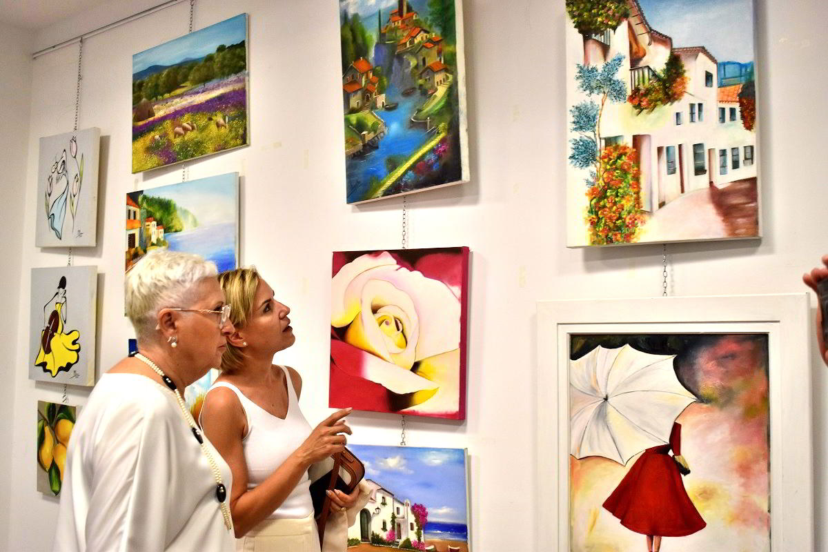 Exposición 'Pinceladas Compartidas' de las Amigas de la Pintura en la Casa de Baños 2 Exposición 'Pinceladas Compartidas' de las Amigas de la Pintura en la Casa de Baños 2