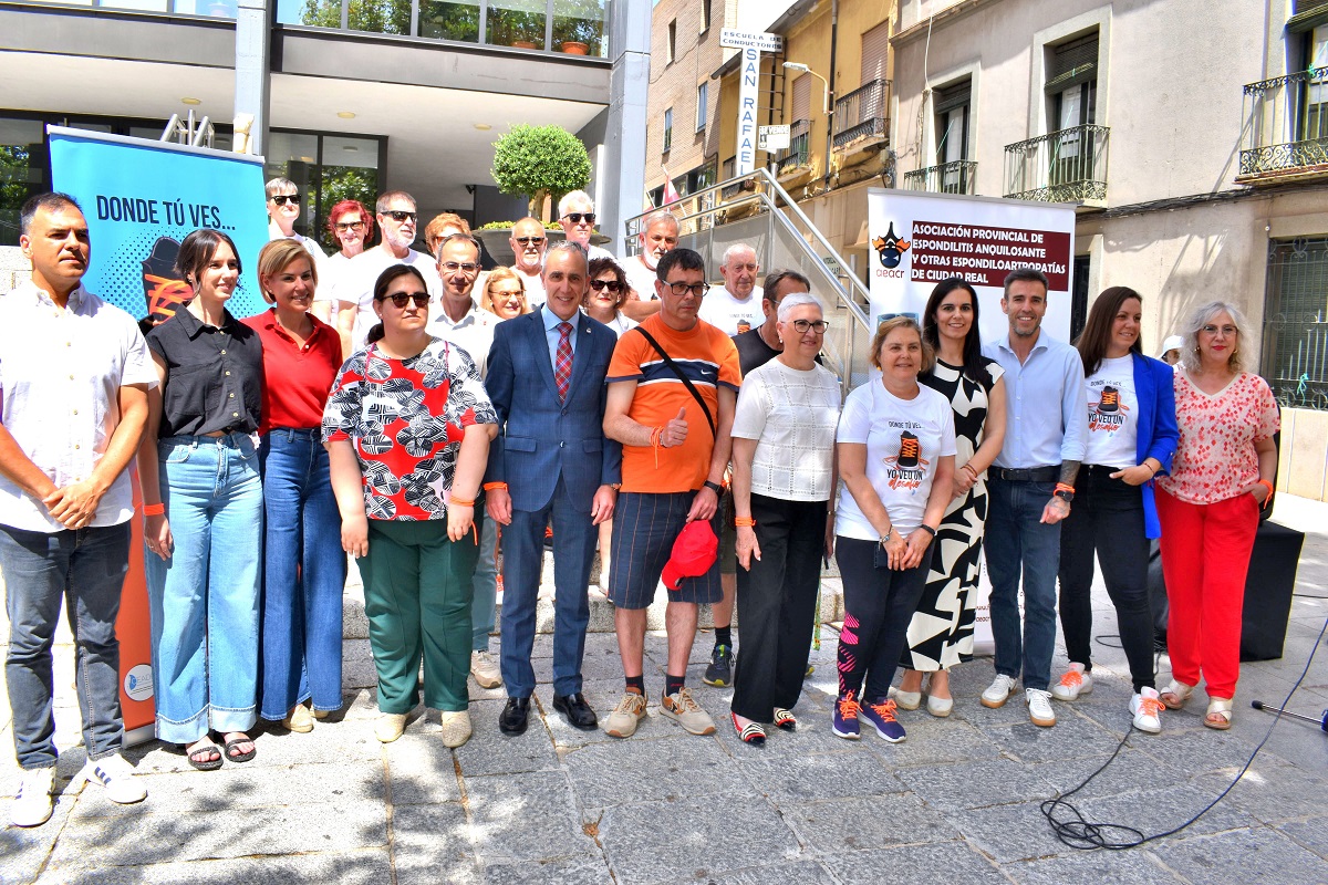 Puertollano se Une en Apoyo a Pacientes con Lazo Naranja por la Espondiloartritis Axial 2 Puertollano se Une en Apoyo a Pacientes con Lazo Naranja por la Espondiloartritis Axial 2