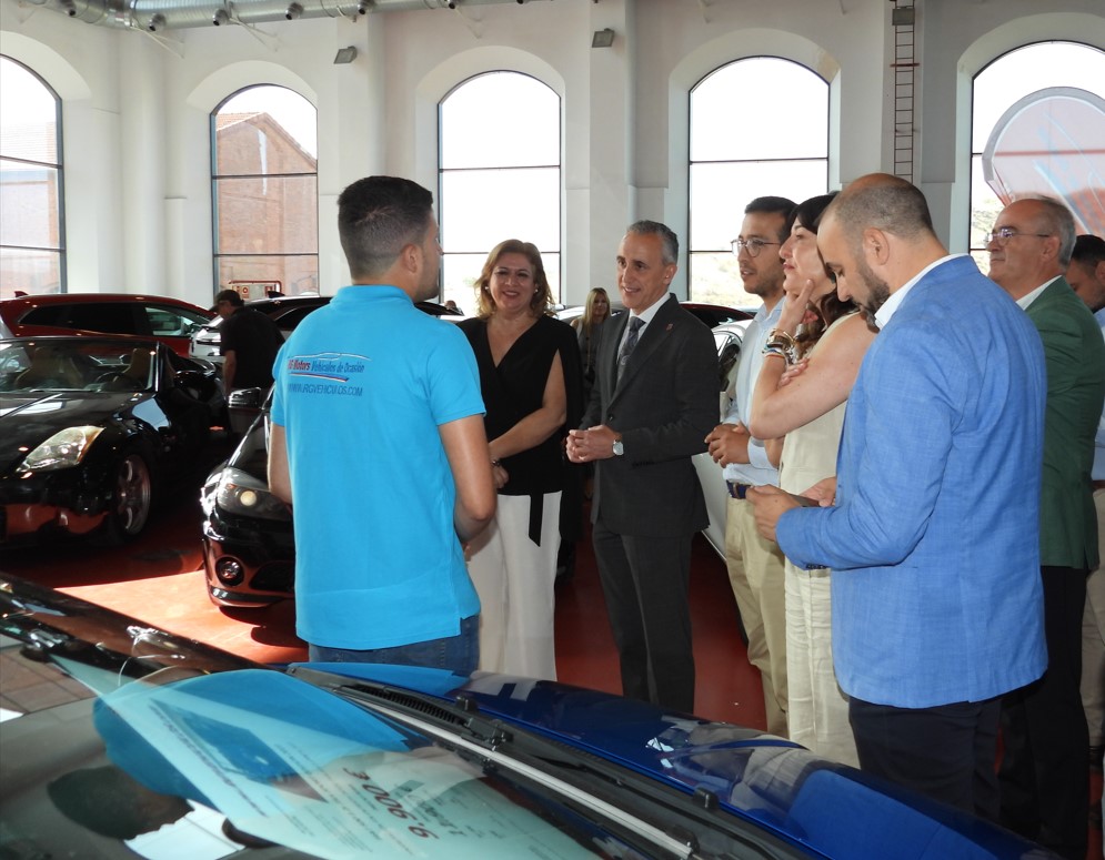 Arranca la XIII Edición de la Feria del Vehículo de Ocasión en Puertollano: El Alcalde Preside la Inauguración con casi 300 Vehículos Exhibidos 3 Arranca la XIII Edición de la Feria del Vehículo de Ocasión en Puertollano: El Alcalde Preside la Inauguración con casi 300 Vehículos Exhibidos 3