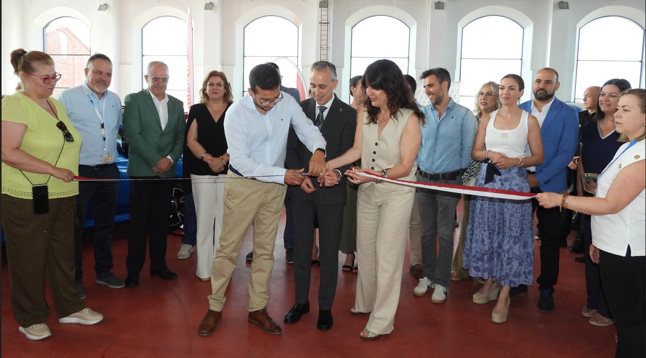 Arranca la XIII Edición de la Feria del Vehículo de Ocasión en Puertollano: El Alcalde Preside la Inauguración con casi 300 Vehículos Exhibidos 1 Arranca la XIII Edición de la Feria del Vehículo de Ocasión en Puertollano: El Alcalde Preside la Inauguración con casi 300 Vehículos Exhibidos 1