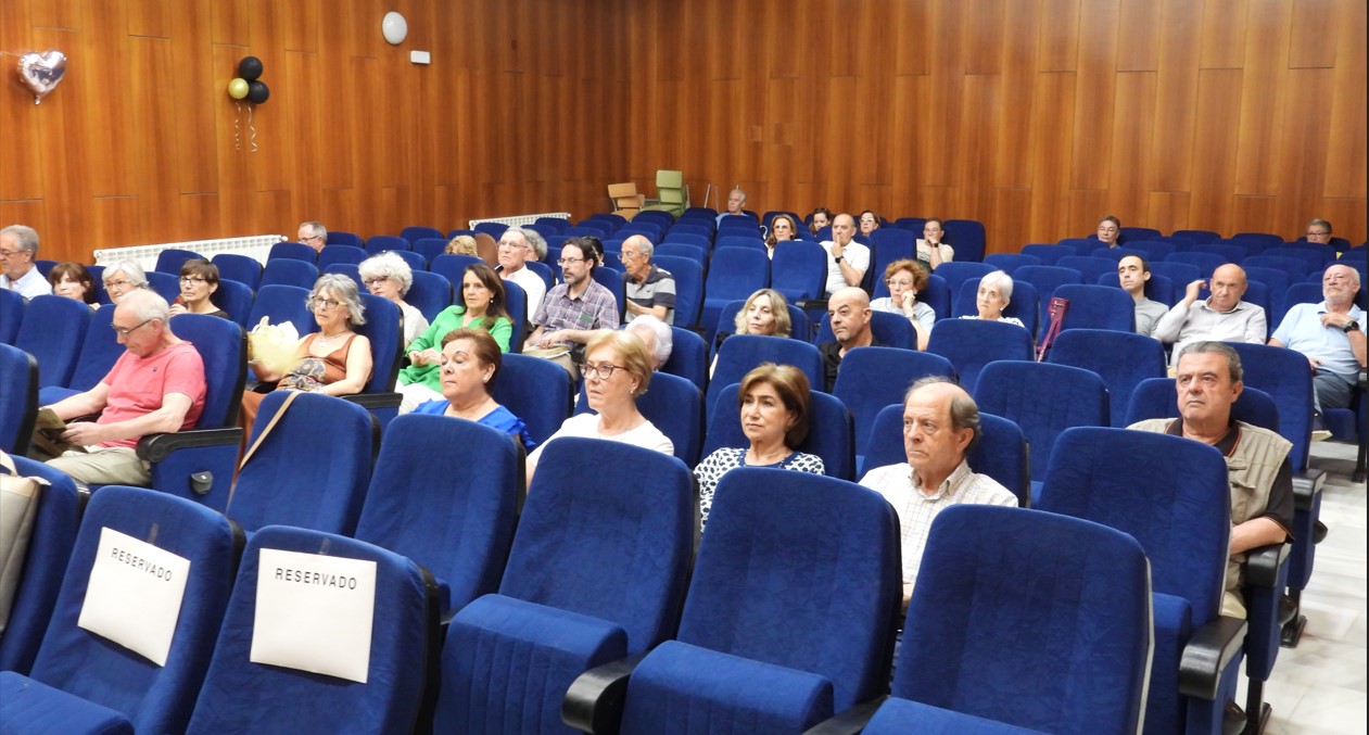 Manuel Valero desvela su obra 'Un largo pórtico' en Puertollano con el respaldo del alcalde 2 Manuel Valero desvela su obra 'Un largo pórtico' en Puertollano con el respaldo del alcalde 2